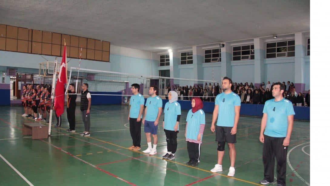 24 Kasım Öğretmenler Günü 4. Geleneksel Voleybol Turnuvası Başladı. 