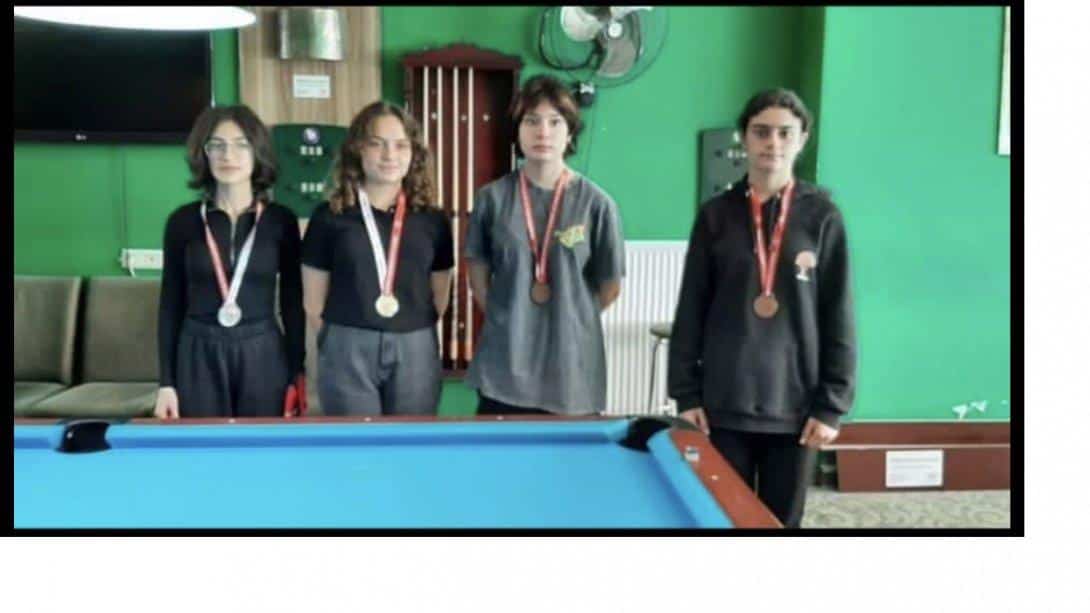 Melahat Ünügür Ortaokulu 8/F sınıfı öğrencisi Ada KIRCI Amerikan bilardo branşında Eskişehir Şampiyonu.