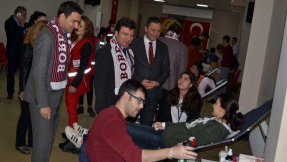 Fatih Anadolu Lisesi´nde Kan Bağışı Kampanyası
