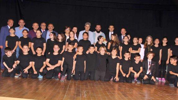 Milli Zafer İlkokulu Öğrencileri "Ah Şu Büyükler" Adlı Tiyatro Oyununu Sergilediler