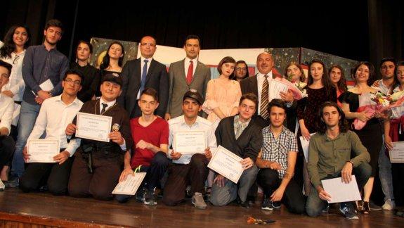Toki Şehit İsmail Tetik Anadolu Lisesi Öğrencilerinden Tiyatro Gösterisi