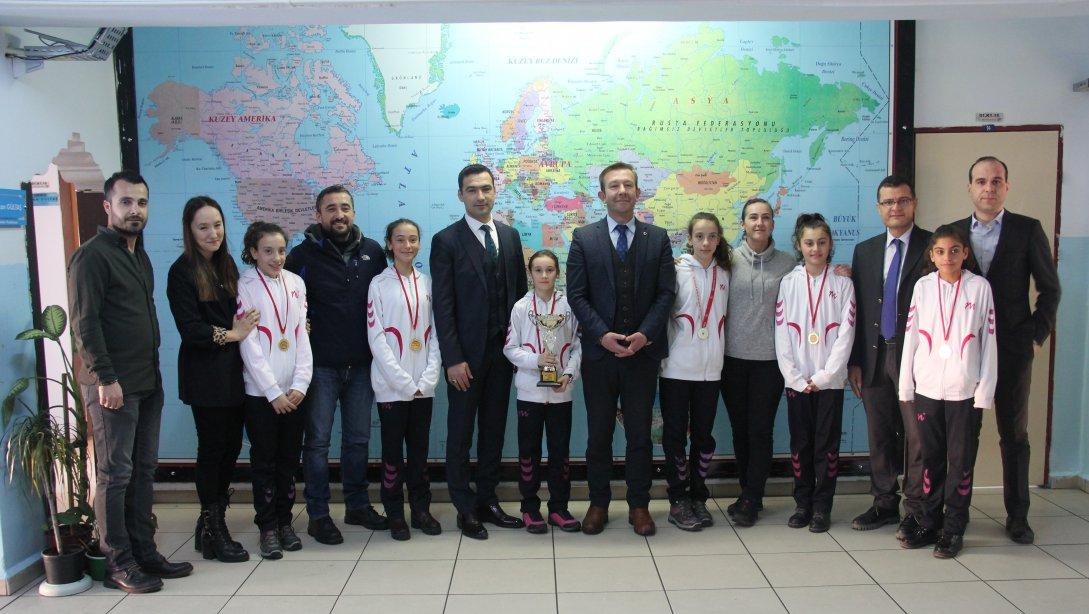 Müdürümüz Yıldızlar Kros Türkiye Birincisi Öğrencilerimizi Kutladı