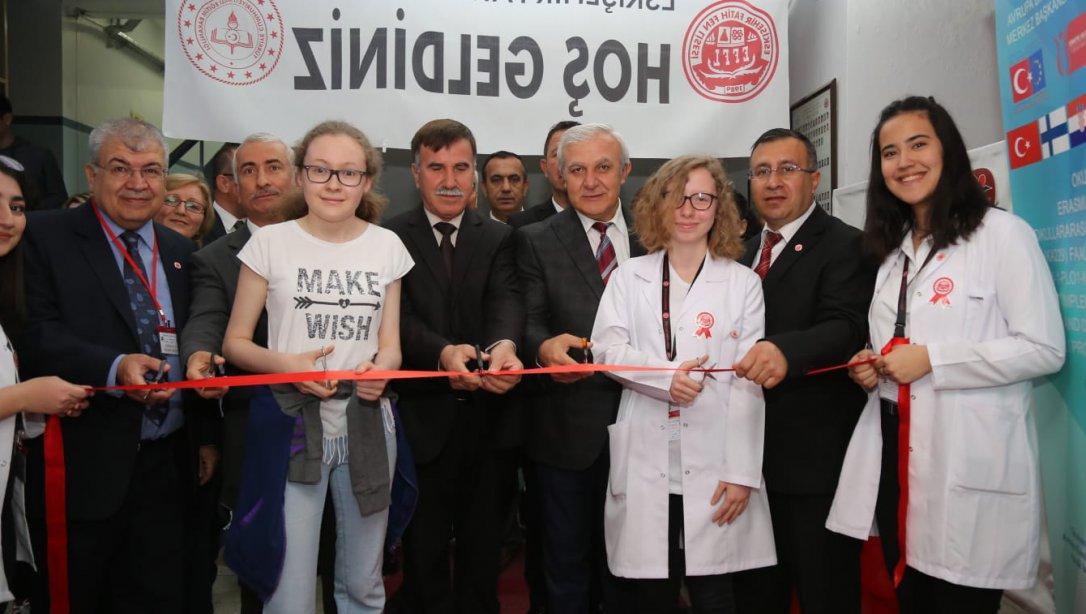 Eskişehir Fatih Fen Lisesi TÜBİTAK 4006 Bilim Fuarı Açılışı Yapıldı