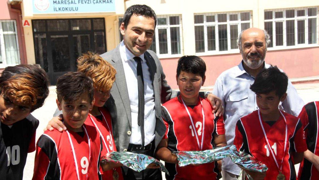 Mareşal Fevzi Çakmak İlkokulunda Yabancı Uyruklu Öğrenciler Arasında Futbol Turnuvası Düzenlendi.
