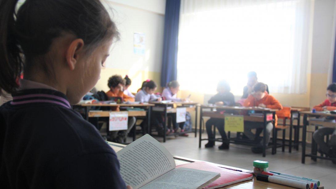 Misafirimiz Var'' Projesi Kapsamında Osmangazi İlkokulu'nda Kitap Okuma Etkinliği Gerçekleştirildi.