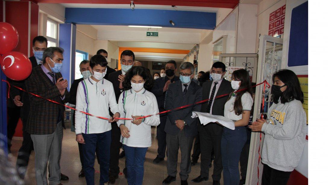 Orgeneral Halil Sözer Ortaokulu'nda TÜBİTAK 4006 Bilim Fuarı Proje Sergisinin Açılışı Yapıldı.  