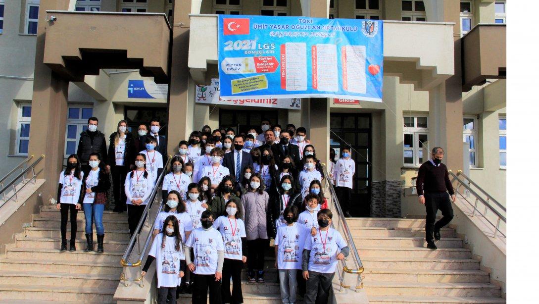 TOKİ Ümit Yaşar Oğuzcan Ortaokulu'nda 4006 TÜBİTAK Bilim Sergisi Açılışı Gerçekleşti.