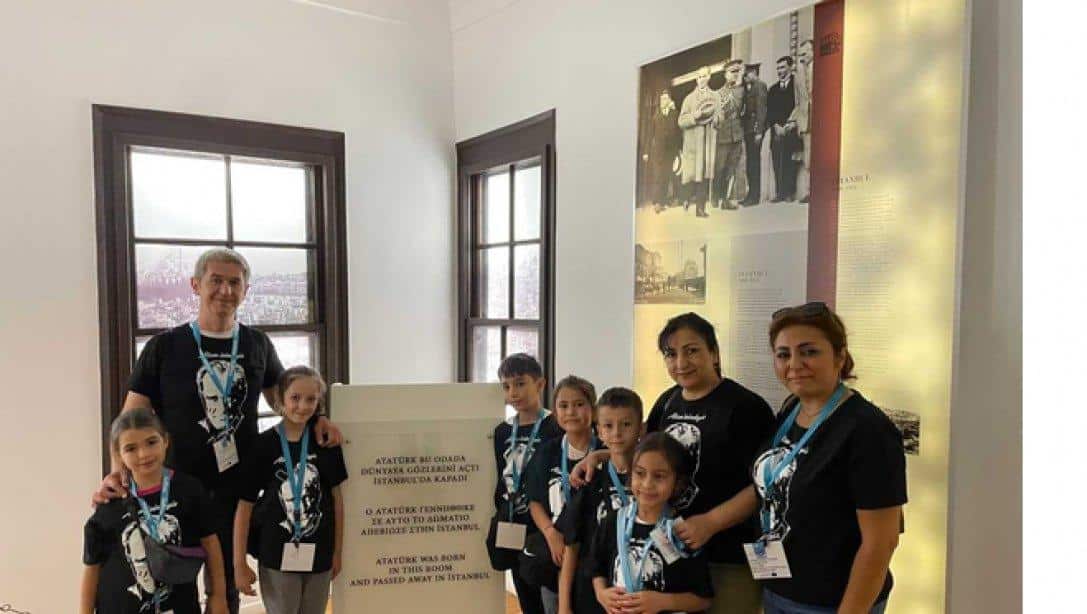 1. Hava İkmal Bakım Merkezi İlkokulu Öğrencileri Büyük Önder Mustafa Kemal Atatürk'ün Doğduğu Evi Ziyaret Ettiler 