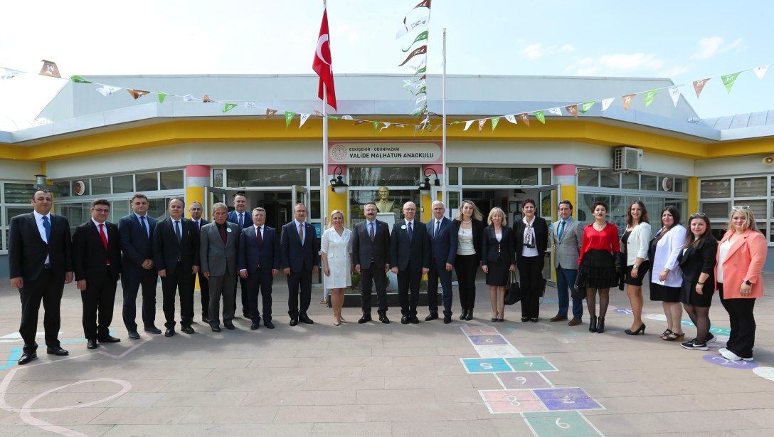 Valide Malhatun Anaokulu'nda ''Sıfır Atık ve Geri Dönüşüm'' Temalı Sergi Açılışı Gerçekleşti.