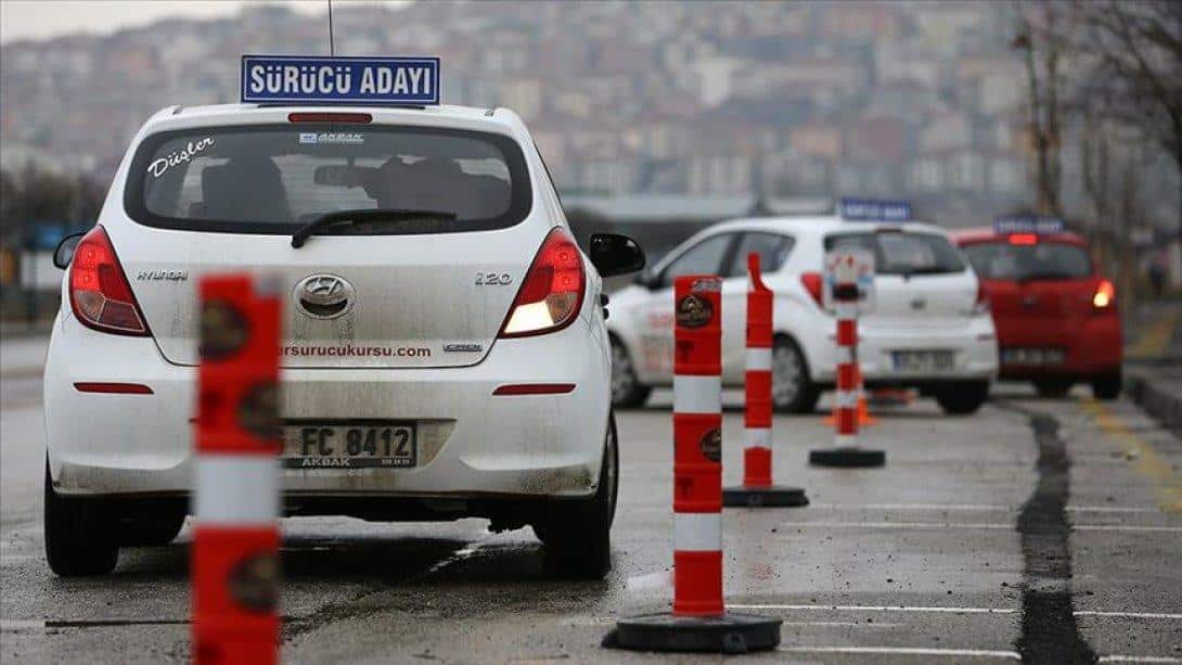 SÜRÜCÜ BELGESİ SINAVLARINA YENİ DÜZENLEME, RESMÎ GAZETE'DE YAYIMLANDI