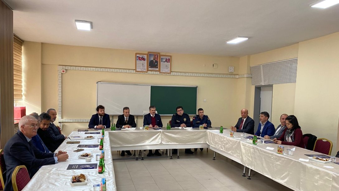 Odunpazarı Kaymakamımız Ömer Ulu'nun Başkanlığında Eğitim Bölgesi Toplantısı Yapıldı.